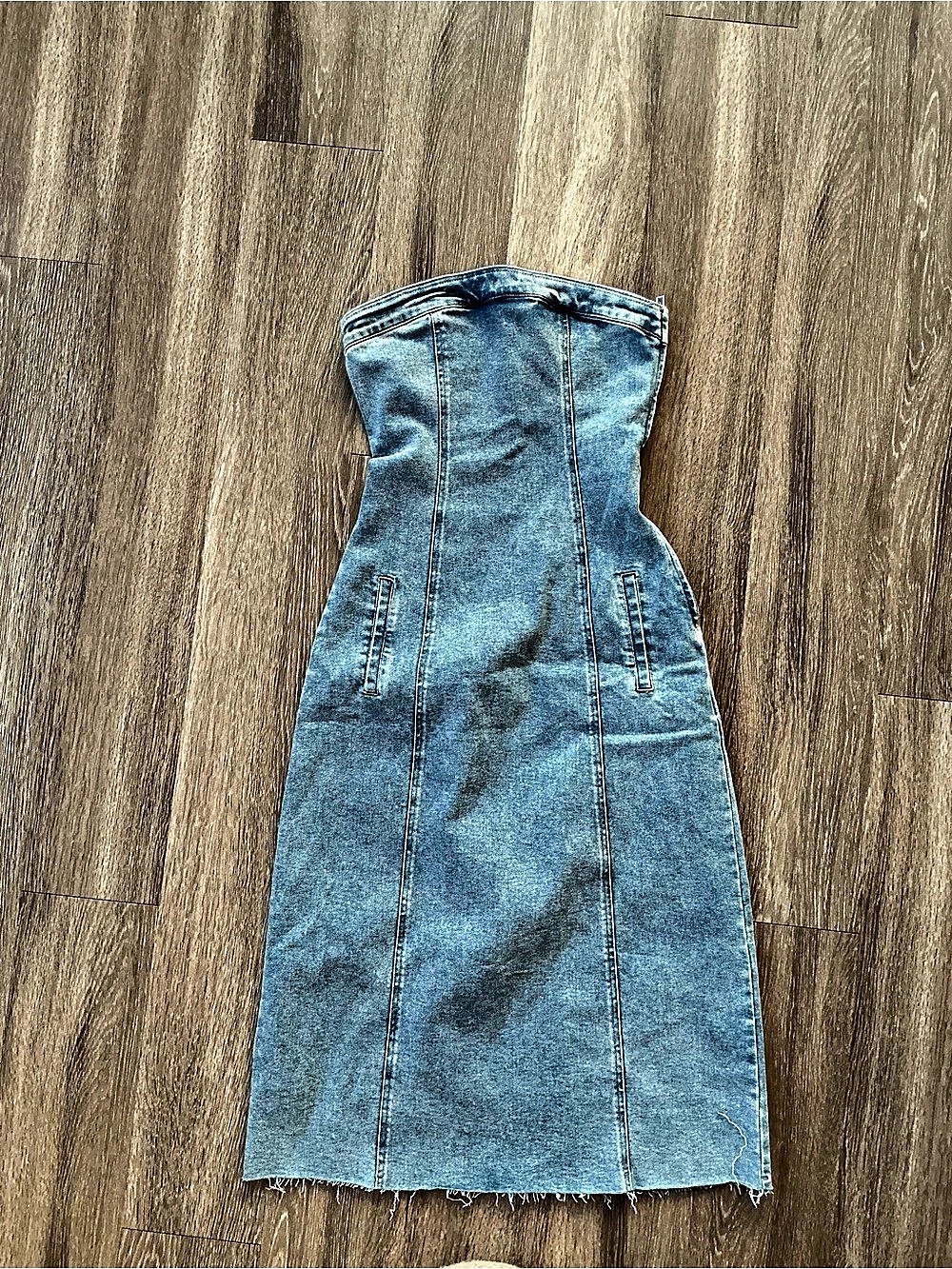RE/LAUNCH/ blank nyc /Denim Strapless Midi Dress in Blue